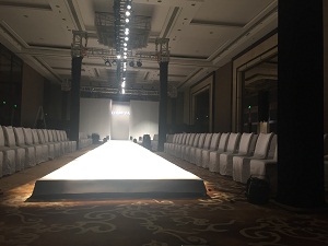 剛剛做完服裝發布會活動，設備很不錯